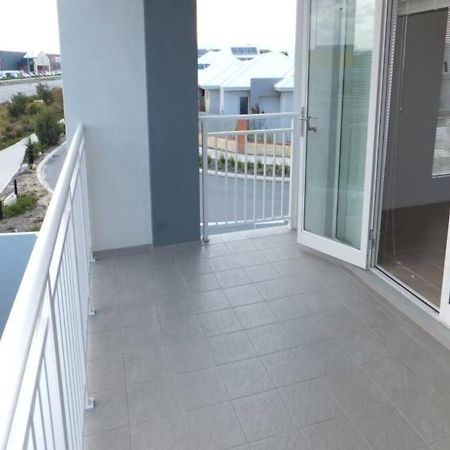 Modern Luxury 1 Bedroom Apartment - Walk To The Shops! Free Wifi Clarkson 외부 사진