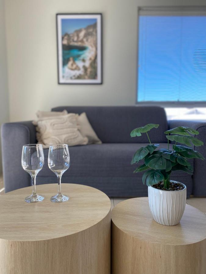 Modern Luxury 1 Bedroom Apartment - Walk To The Shops! Free Wifi Clarkson 외부 사진